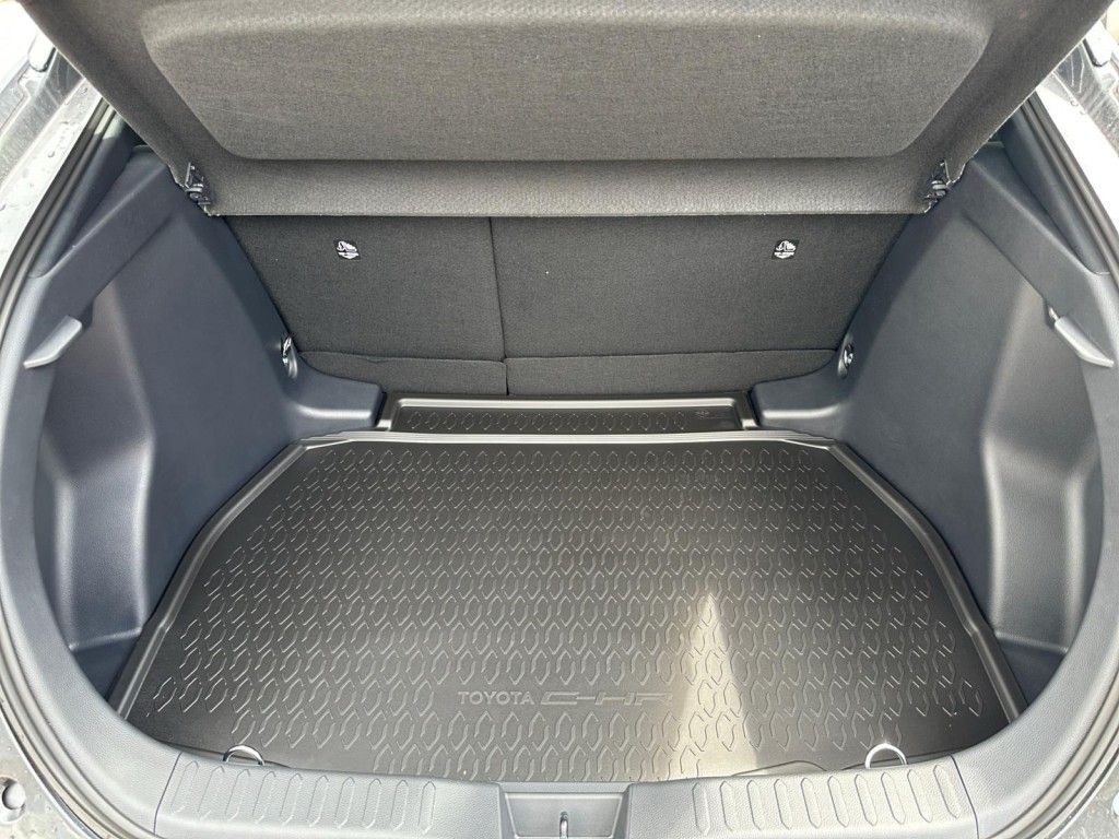 Toyota C-HR 1.8 Hybrid Teamplayer (AX2)