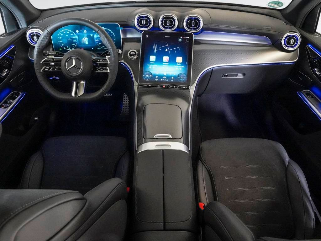 Mercedes-Benz GLC 200 AMG-DISTRONIC-PANO-AHK-MEMORY-UVP 74.200