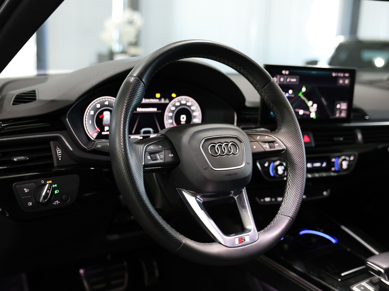 Audi A4 Avant 45 TFSI Q COMPETITION S-LINE BLACK