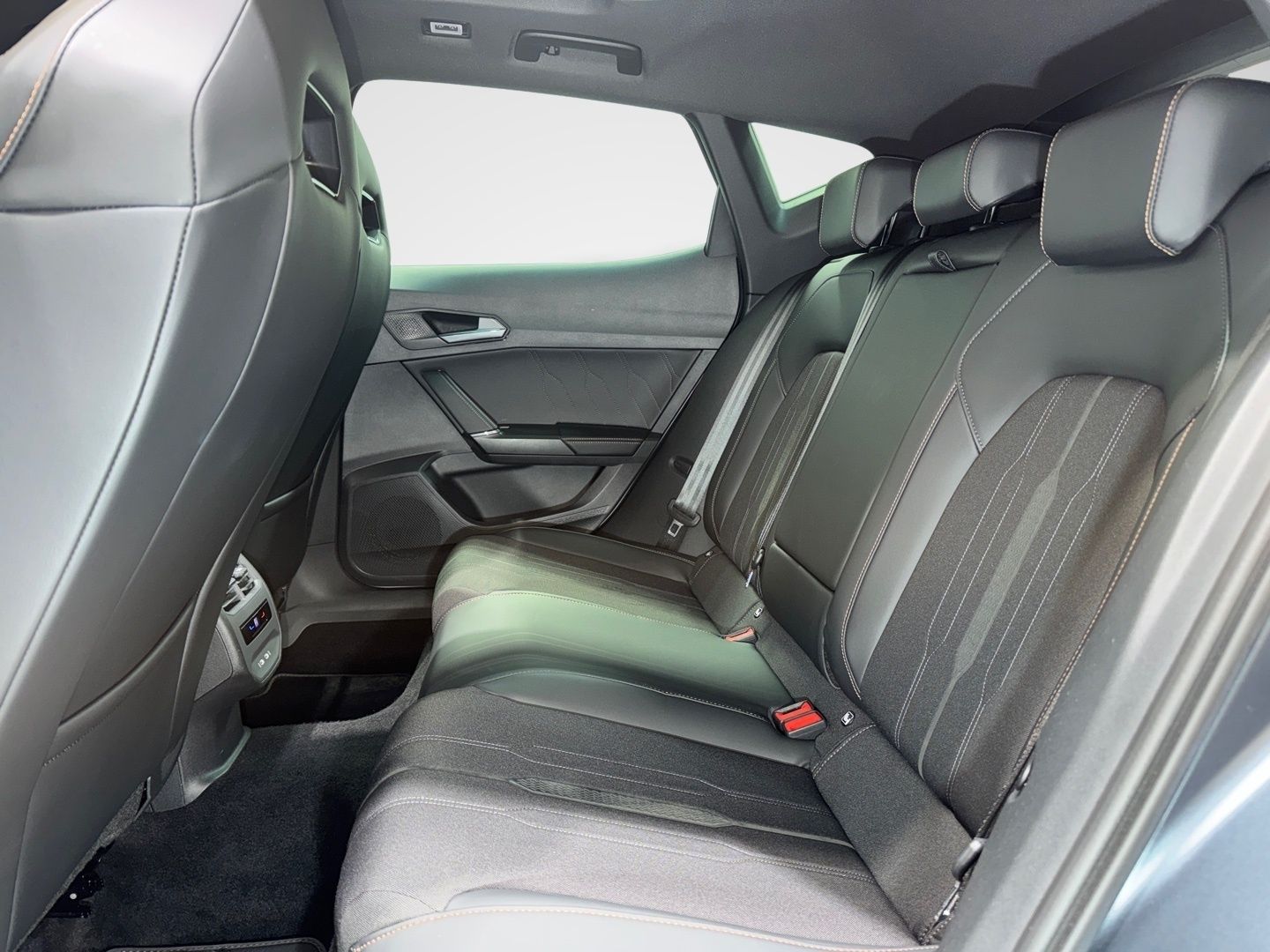 Cupra Formentor 2.0 TSI VZ MATT PANO AHK CAM BEATS 5J.