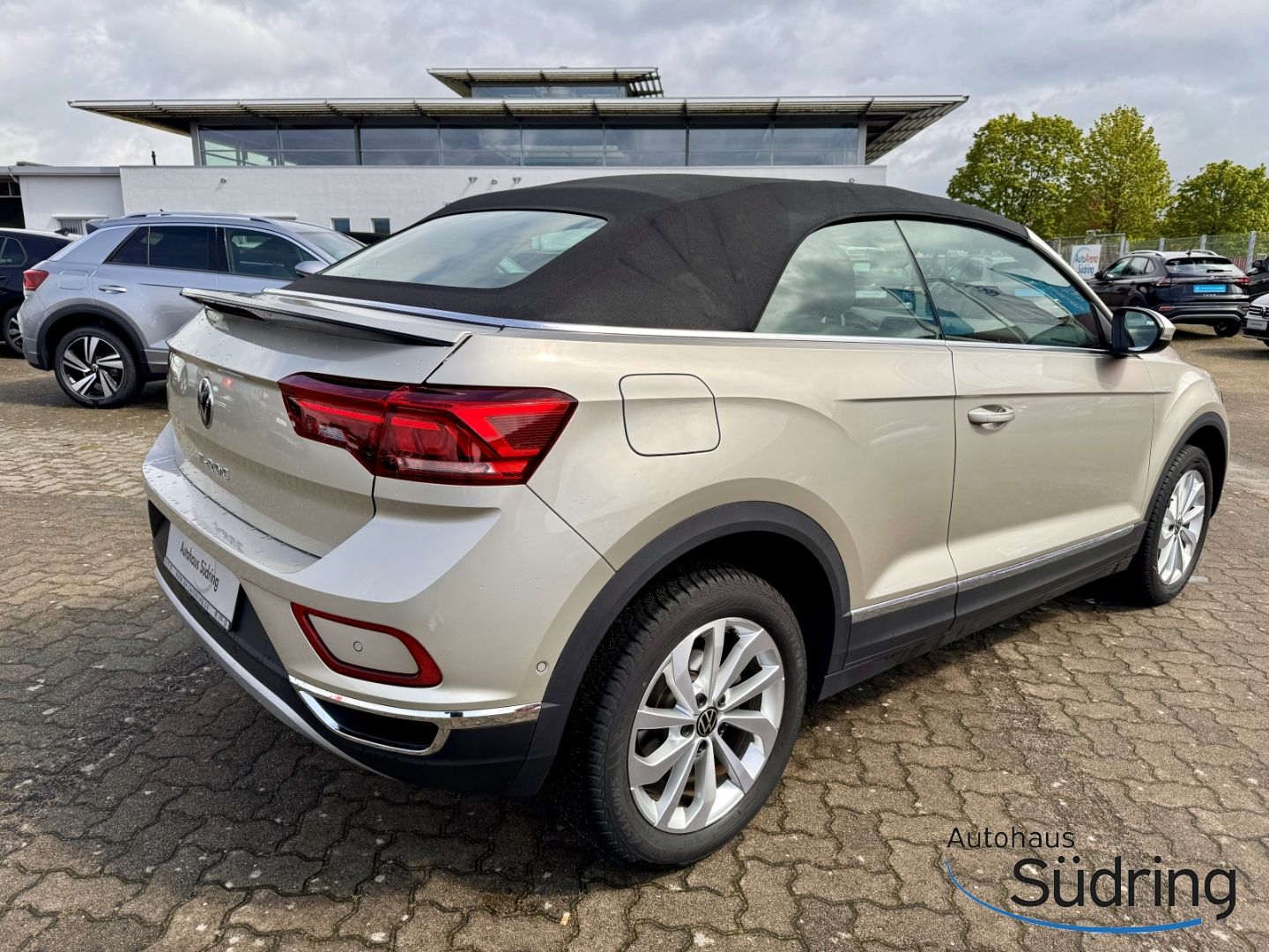 Volkswagen T-Roc Cabriolet 1.0 TSI Style - Samsaru's Car Outlet
