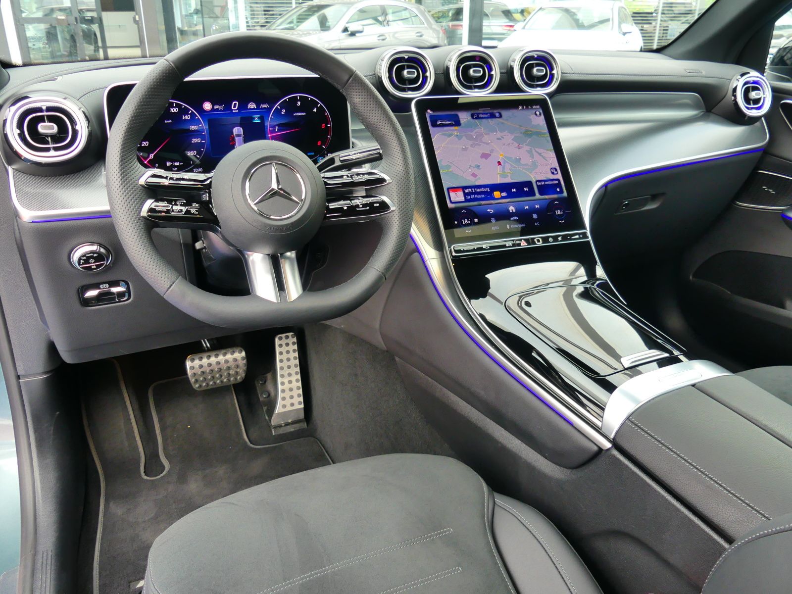 Mercedes-Benz GLC 220d AMG 4M +AHK*Panorama+Distronic+360°Kam+