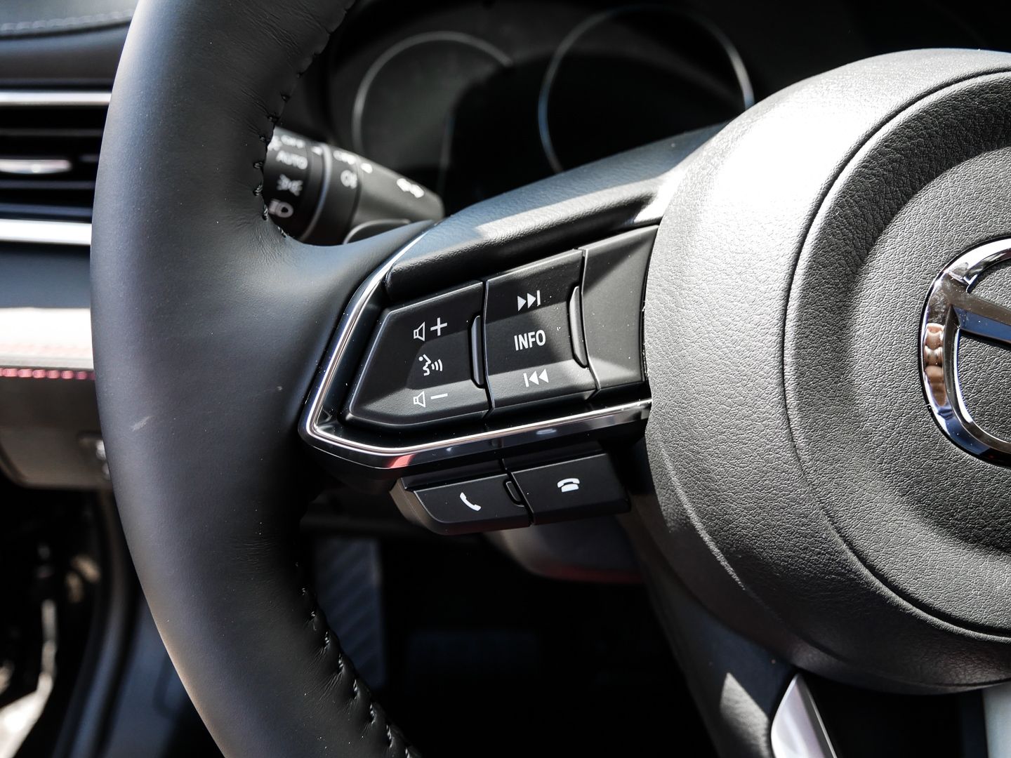 Mazda 6 SK 2023 2.5L SKYACTIV-G 194FWD 6AT HOMURA HUD