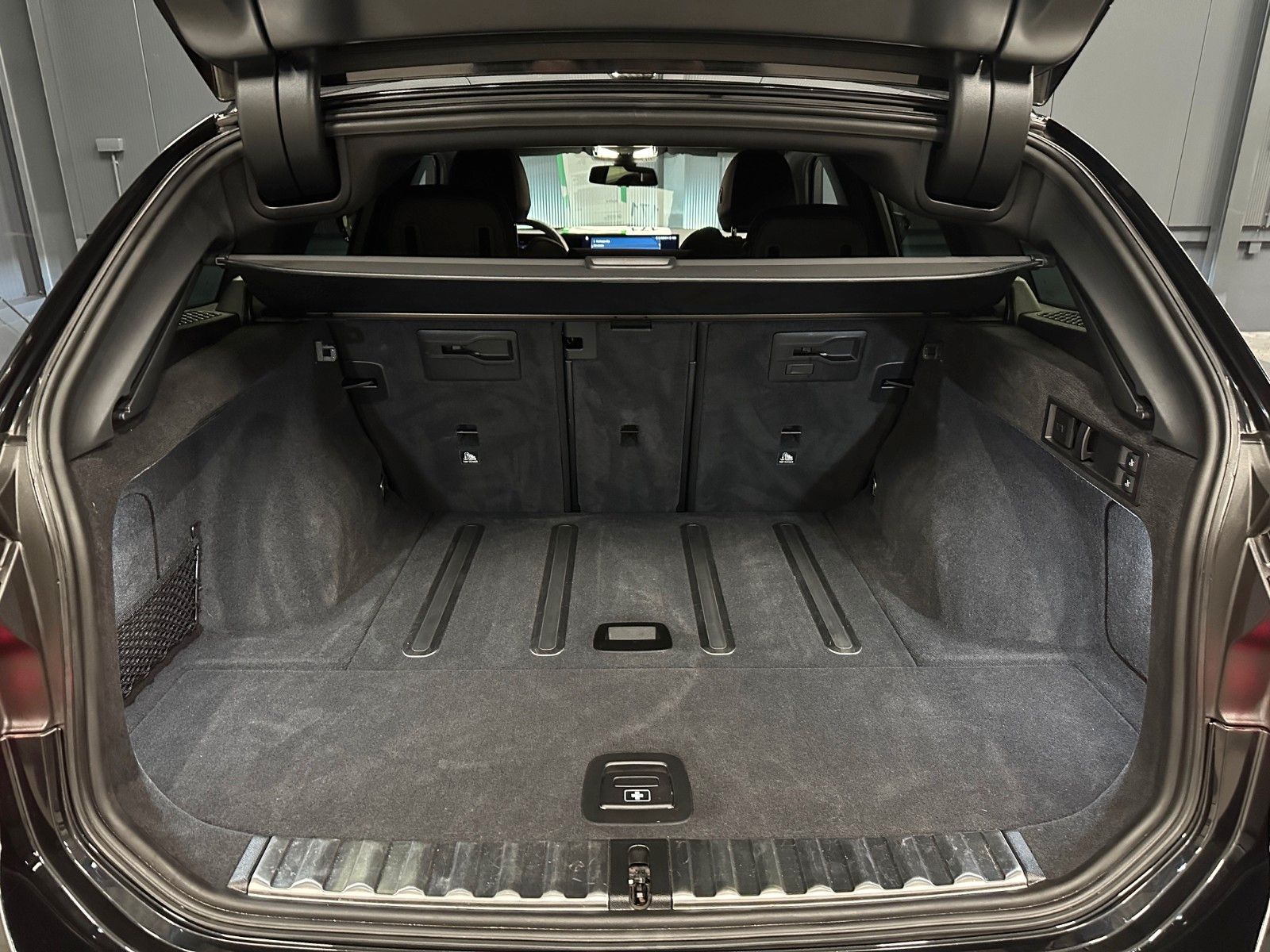 BMW 320d touring xDrive M-Sport Innovation - Samsaru's Car Outlet