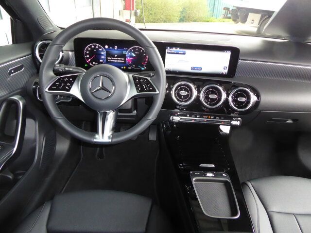 Mercedes-Benz A 200 Progressive Advanced - Samsaru's Car Outlet