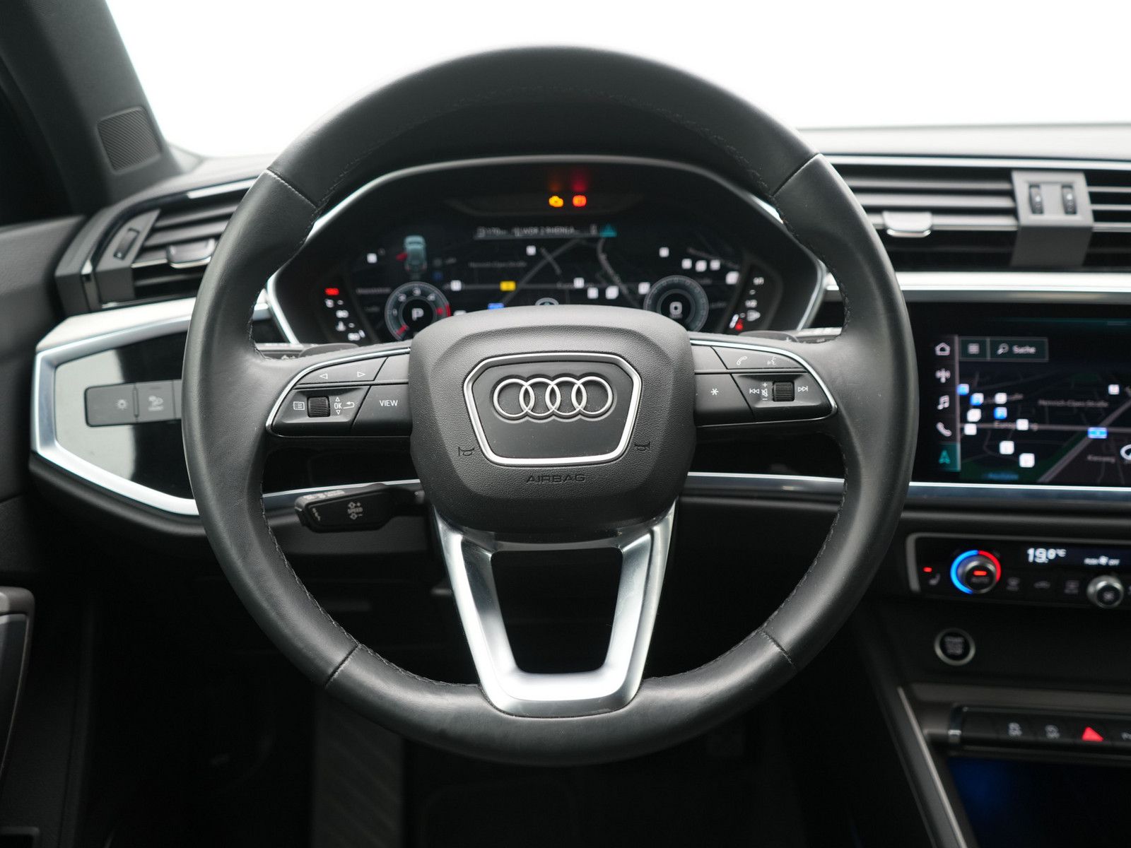 Audi Q3 quattro S line - Samsaru's Car Outlet