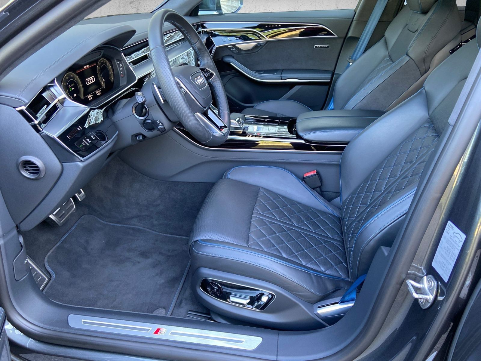 Audi A8 60 TFSIe quattro - Samsaru's Car Outlet