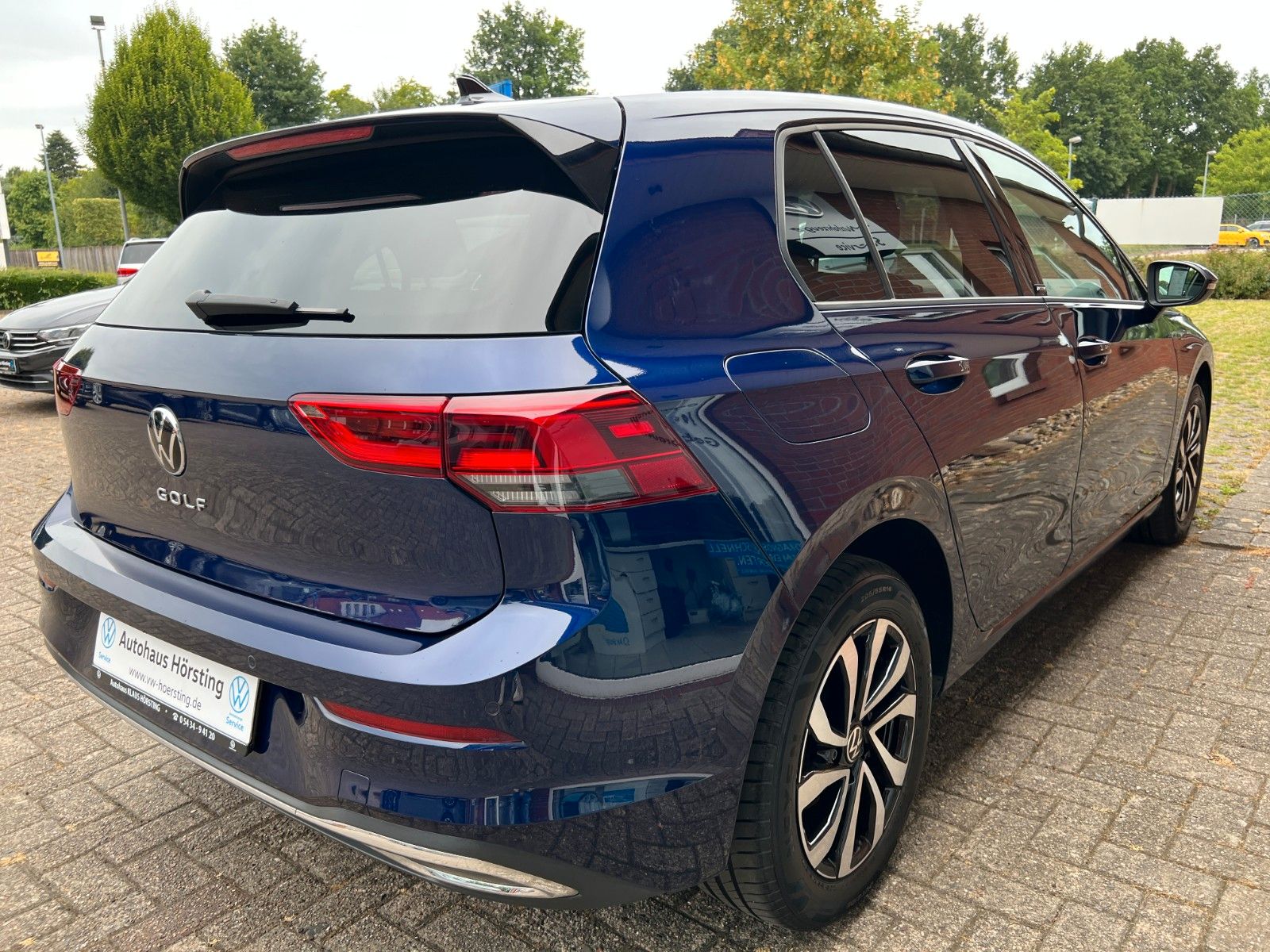 Volkswagen Golf VIII 2.0TDi DSG - Samsaru's Car Outlet