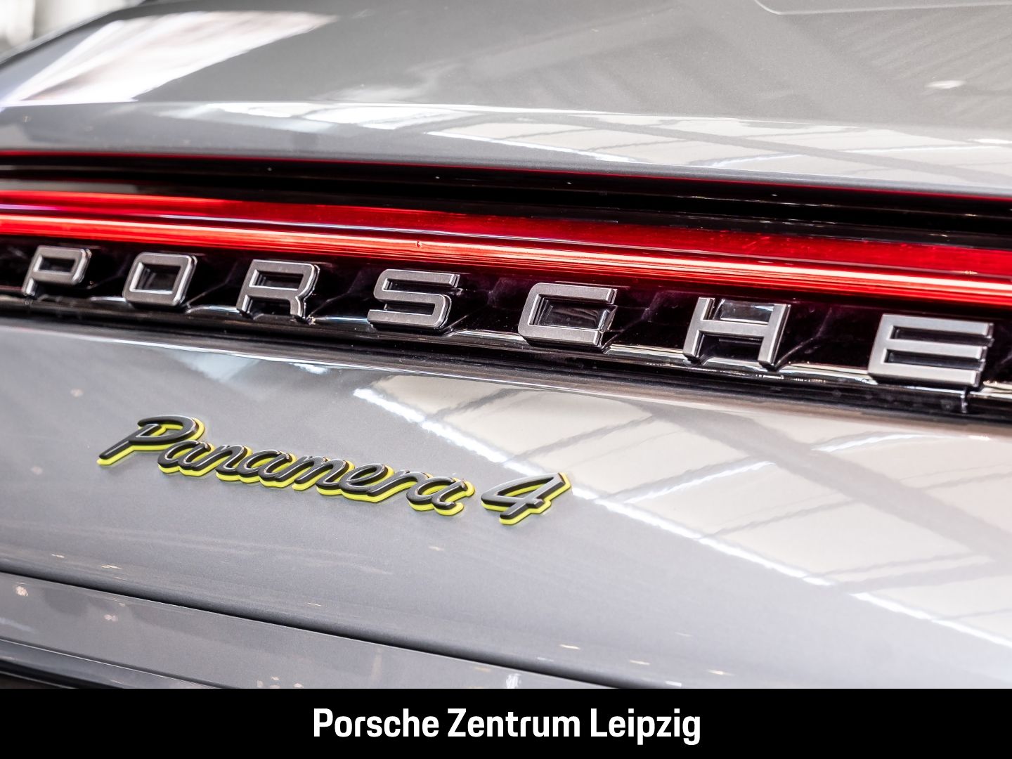 Porsche Panamera E-Hybrid Sport Turismo Platinum Edition