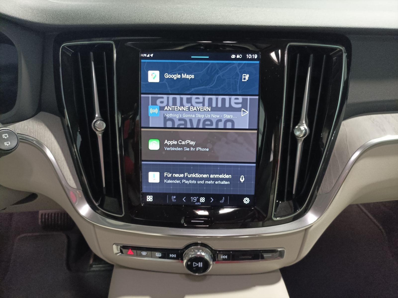 Volvo V 60 T6 PHEV Plus Dark  AWD|LED|Navi|AHK