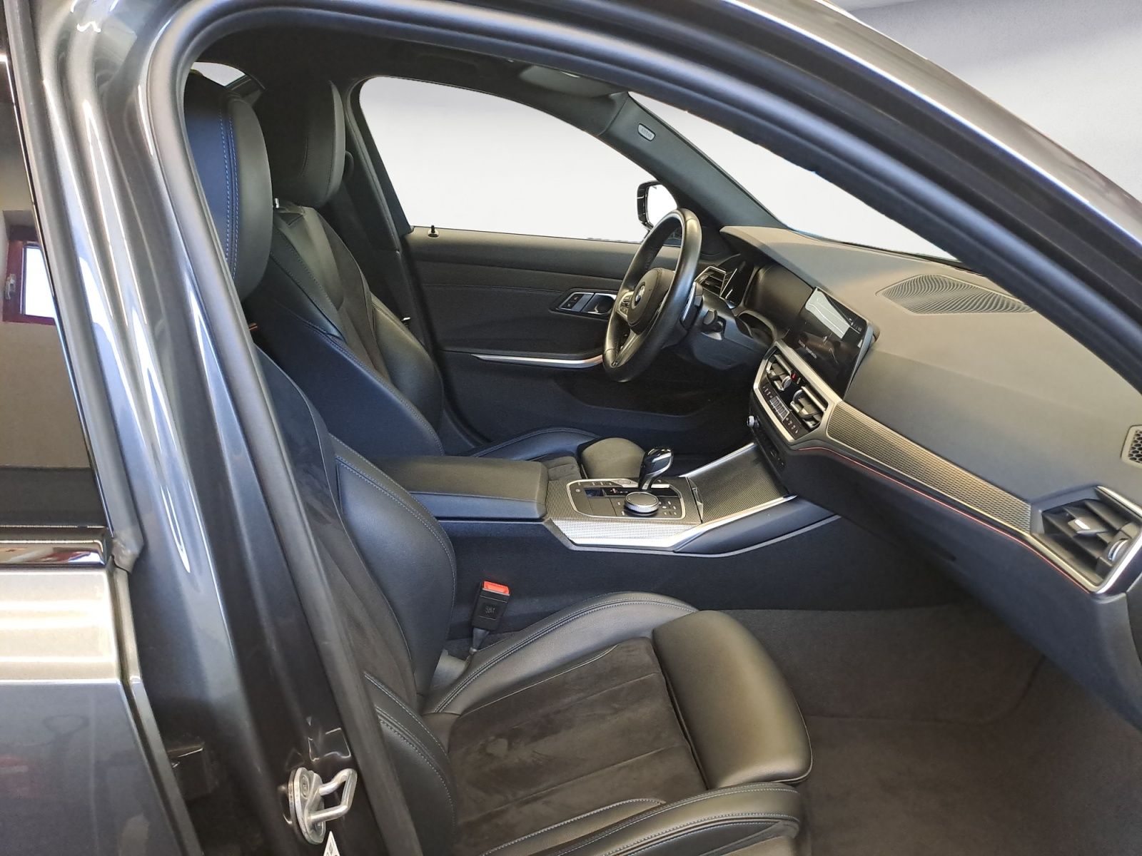 BMW 320d xDrive M Sport - Samsaru's Car Outlet