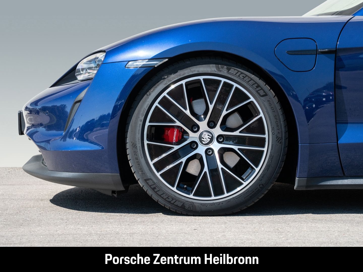 Porsche Taycan 4S Enzianblau Panoramadach Luftfederung