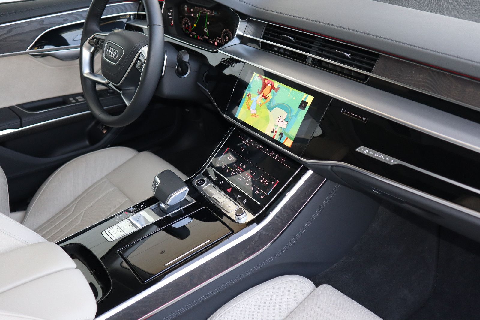Audi A8L 60 TFSI e lang BLACK - Samsaru's Car Outlet