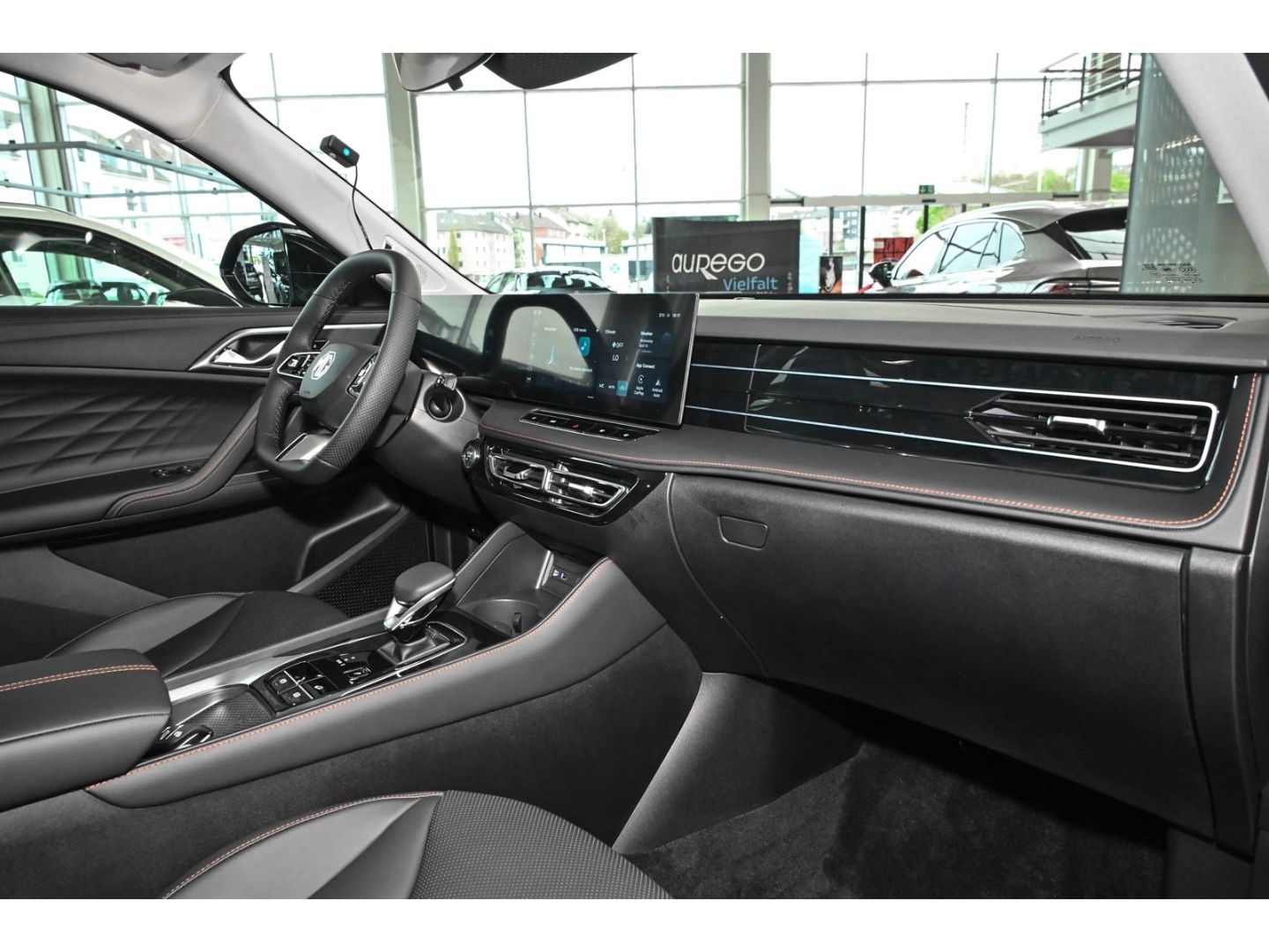 MG HS 1.5 Hybrid+ Luxury HEV LUX MY25 StandHZG  Nav