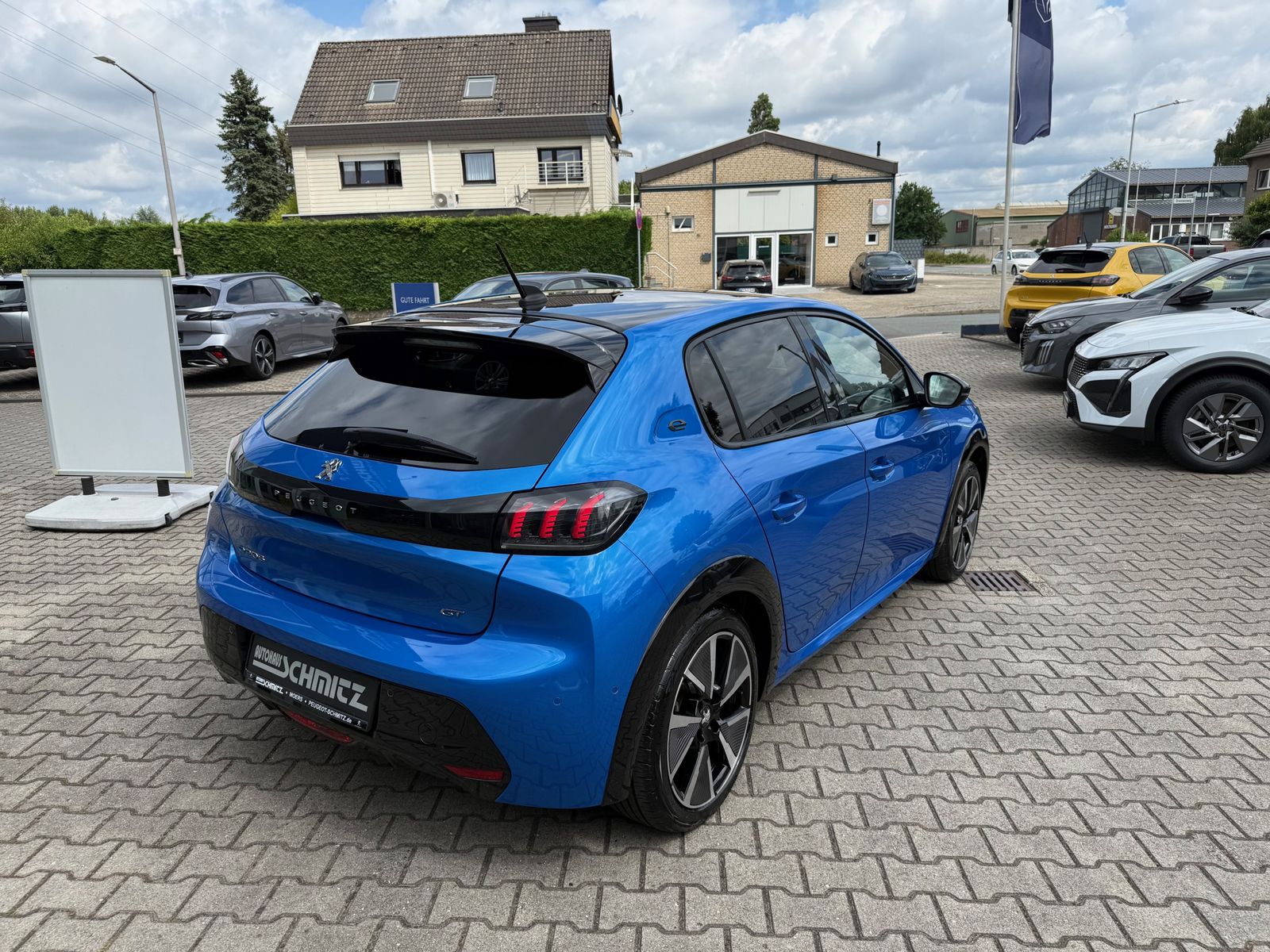Peugeot 208 e- GT - Samsaru's Car Outlet