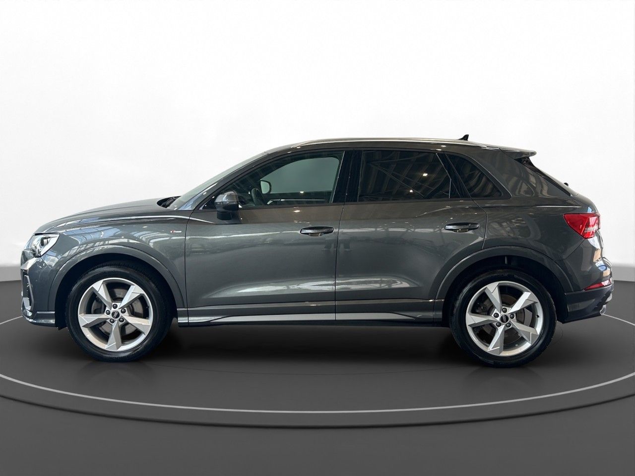 Audi Q3 40 TFSI quattro S-line - Samsaru's Car Outlet