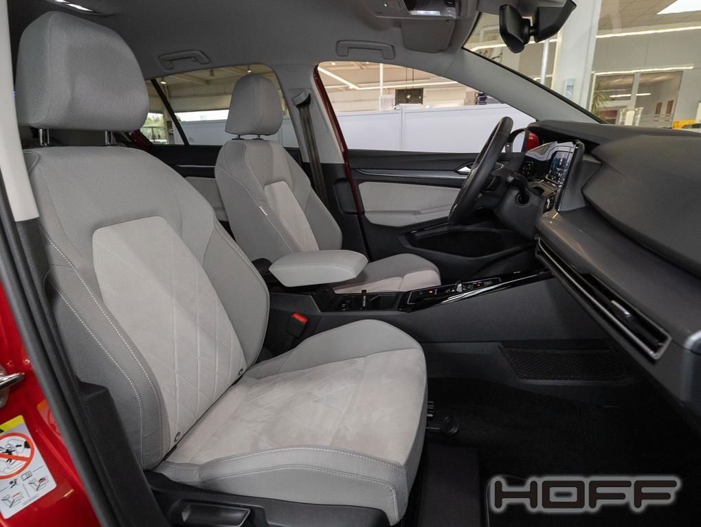 Volkswagen Golf VIII Style 1.5 eTSI DSG - Samsaru's Car Outlet