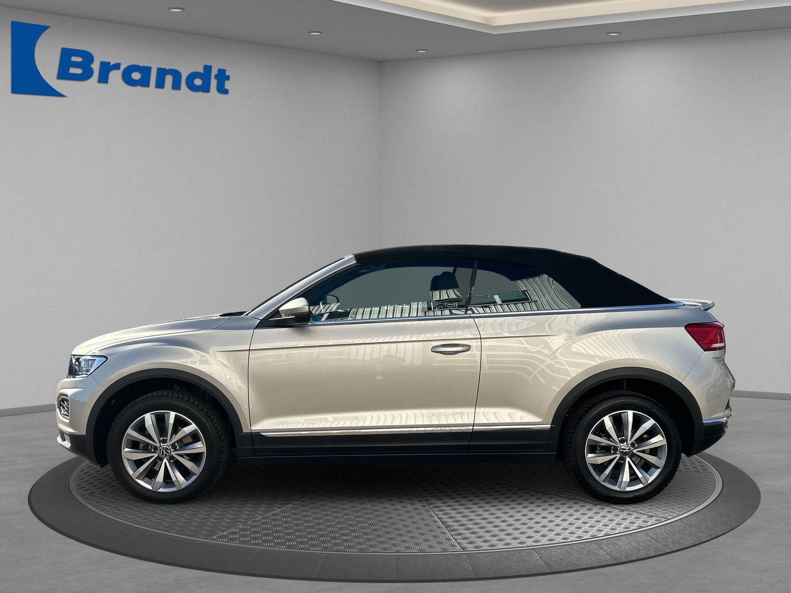Volkswagen T-Roc 1.0 TSI Style - Samsaru's Car Outlet