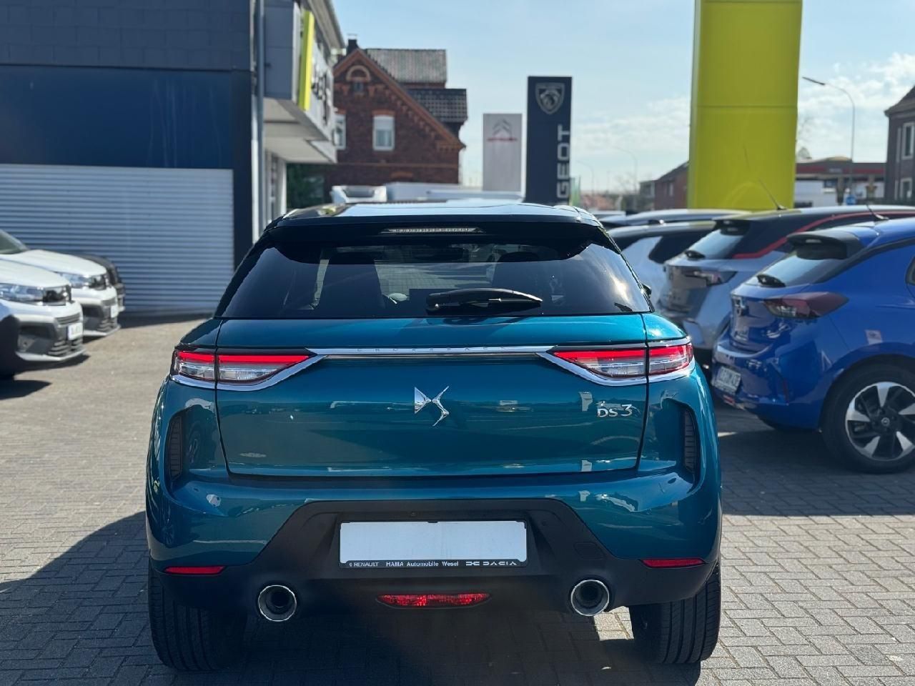DS Automobiles DS 3 Crossback So Chic - Samsaru's Car Outlet