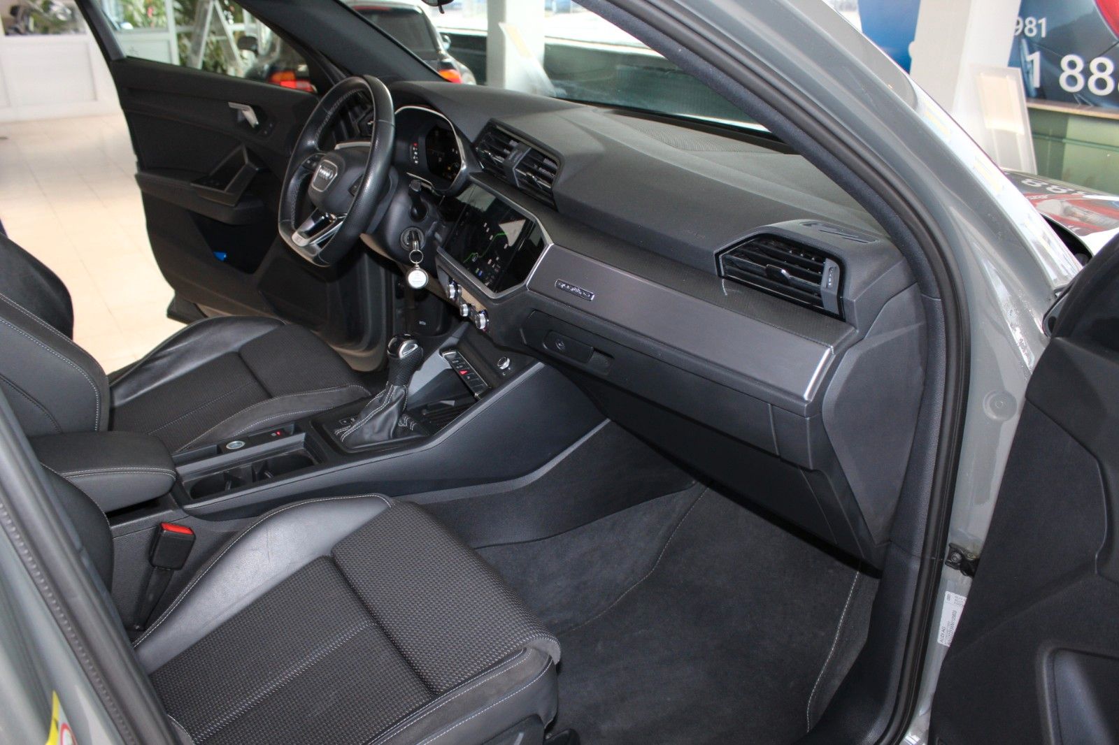 Audi Q3 35 TDI quattro S line - Samsaru's Car Outlet