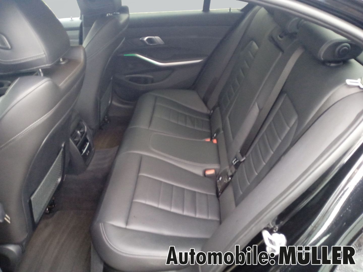 BMW 320 i M Sport - Samsaru's Car Outlet