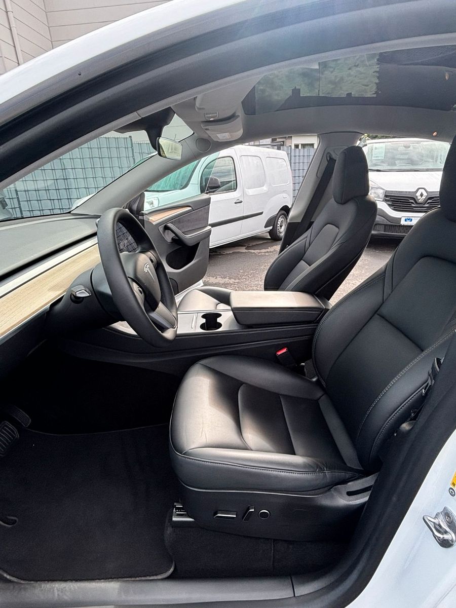 Tesla Model Y Long Range Dual AWD # AHK # MWST.