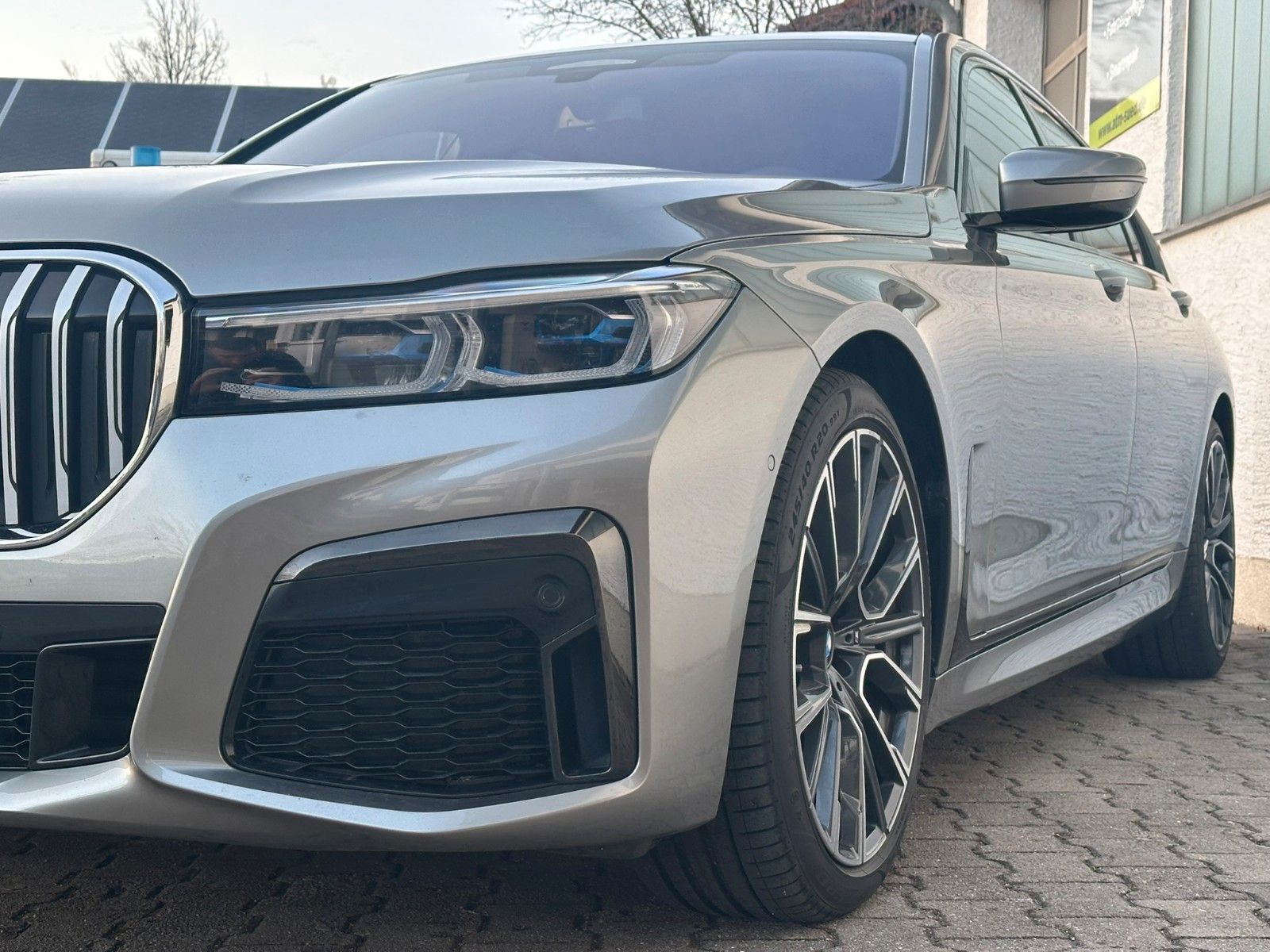 BMW 750i xDrive*M Sport*20 Zoll*Massage*Std Hzg*H/K*