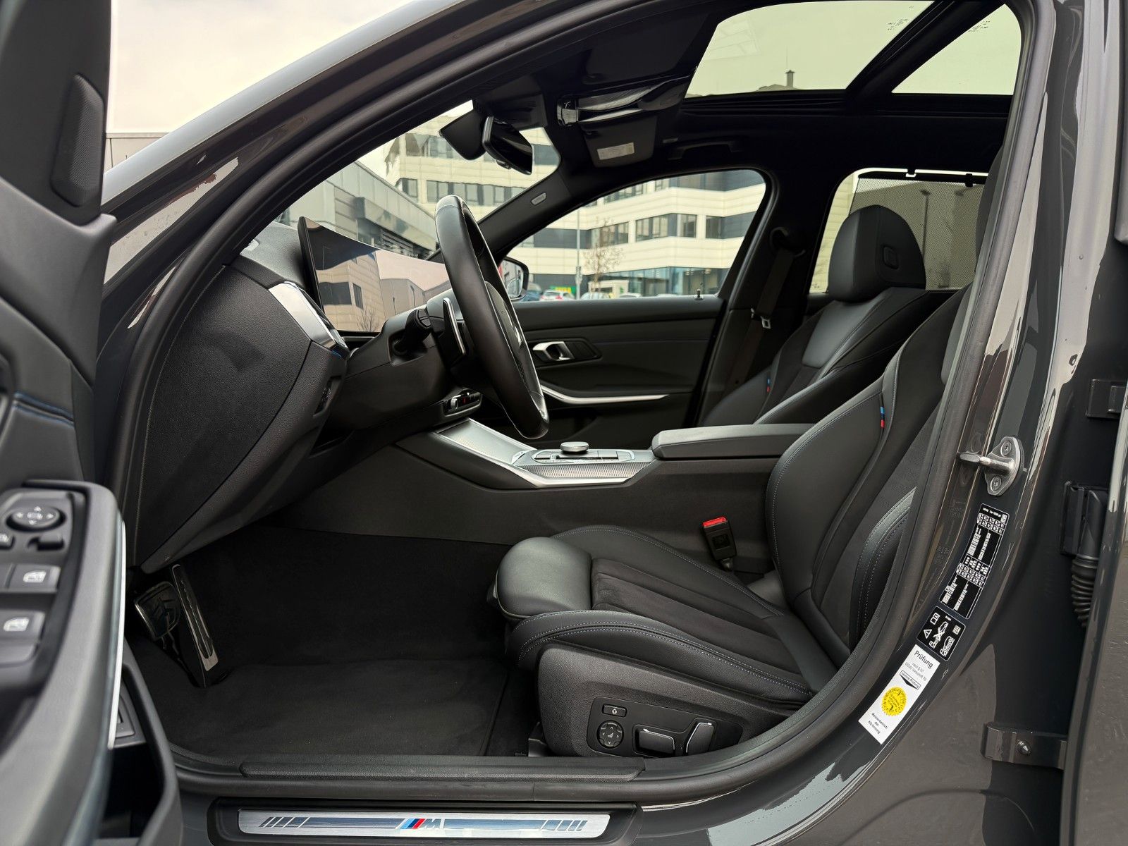 BMW 320d xD M Sport pro HuD AHK Pano hifi StHzg