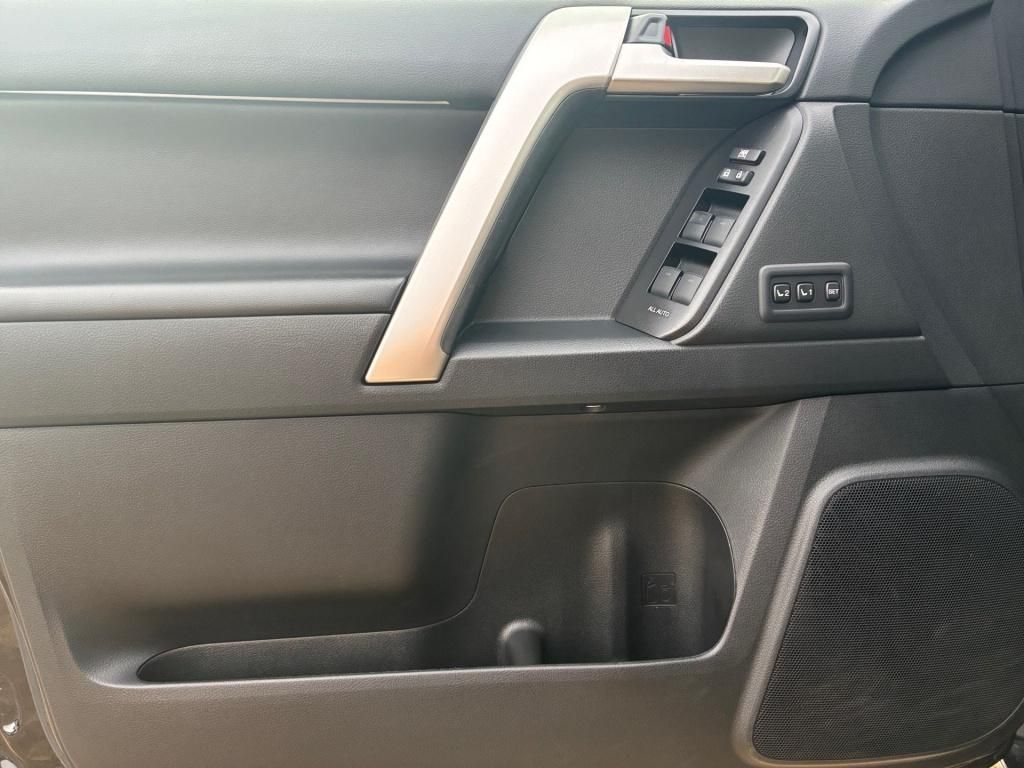 Toyota Land Cruiser 2.8 D4-D TEC Edition AHK PANO JBL B