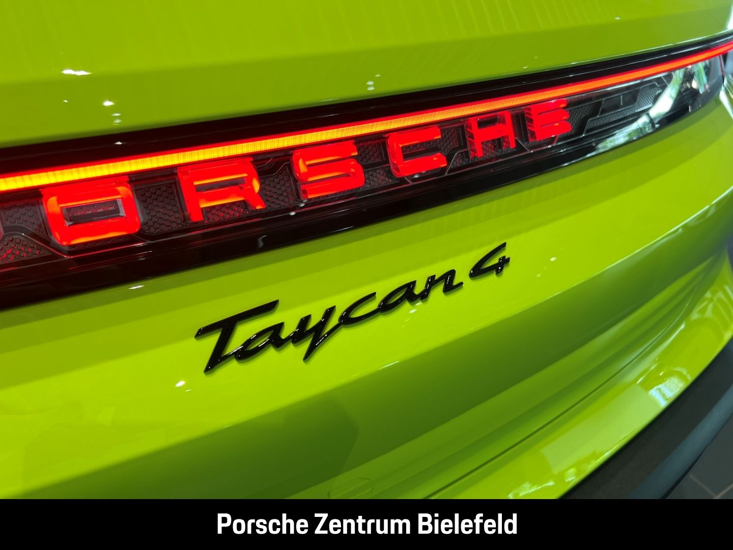 Porsche Taycan 4 Cross Turismo BOSE Performancebatterie+