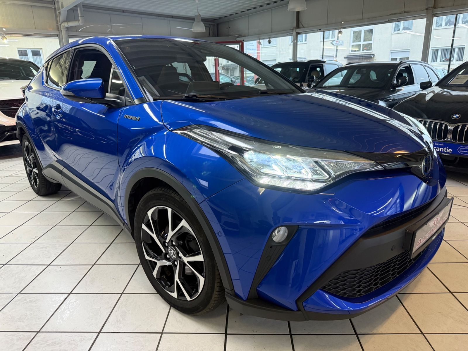 Toyota C-HR Hybrid Team D - Samsaru's Car Outlet