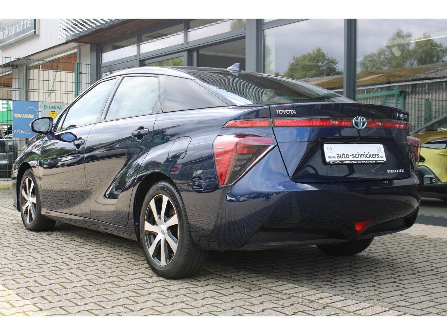 Toyota Mirai - Samsaru's Car Outlet