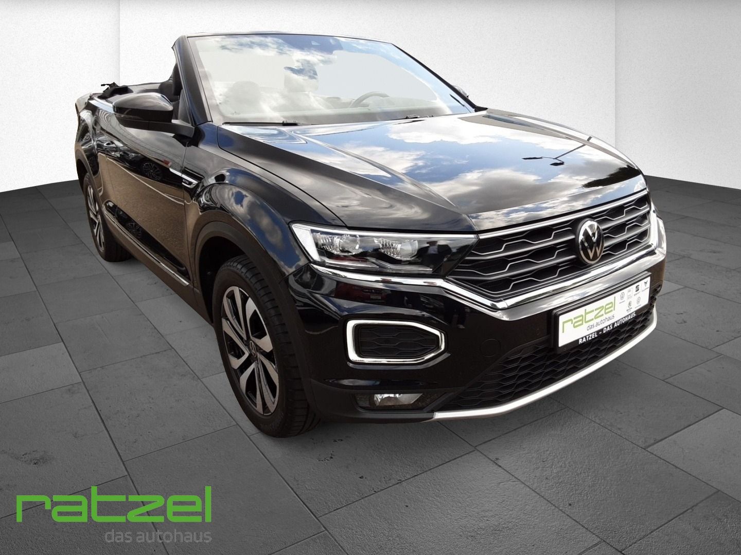 Volkswagen T-Roc 1.5 TSI DSG Active+ - Samsaru's Car Outlet