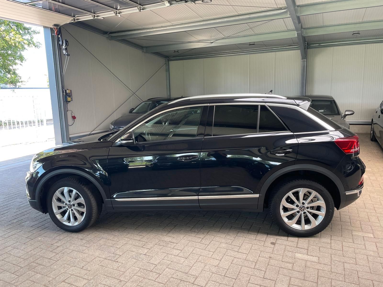 Volkswagen T-Roc 1.0 TSI Style - Samsaru's Car Outlet