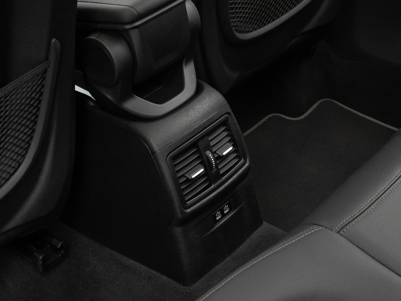 BMW X1 xD20i Sport Line - Samsaru's Car Outlet