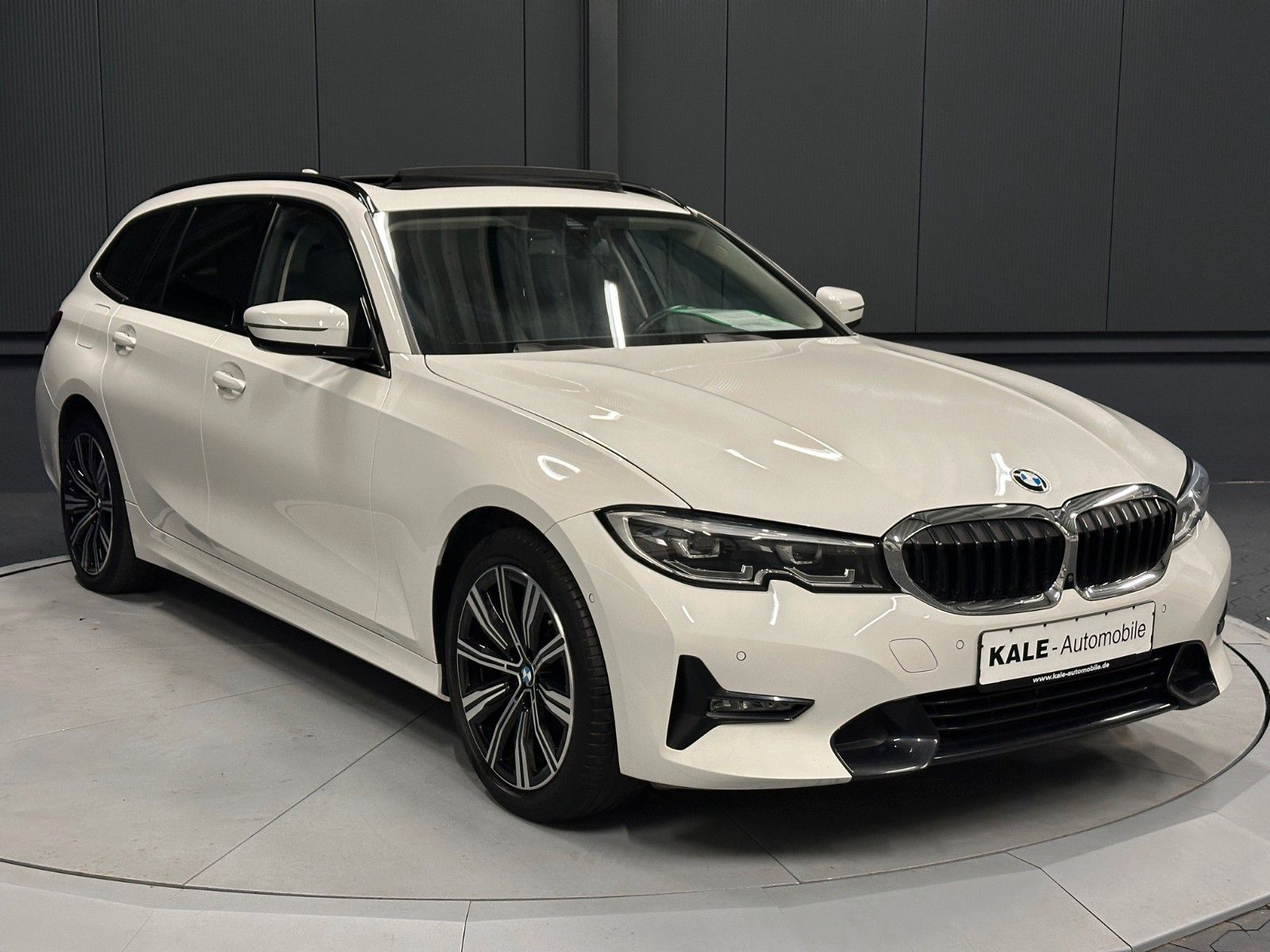 BMW 320d xDrive Sport Line - Samsaru's Car Outlet