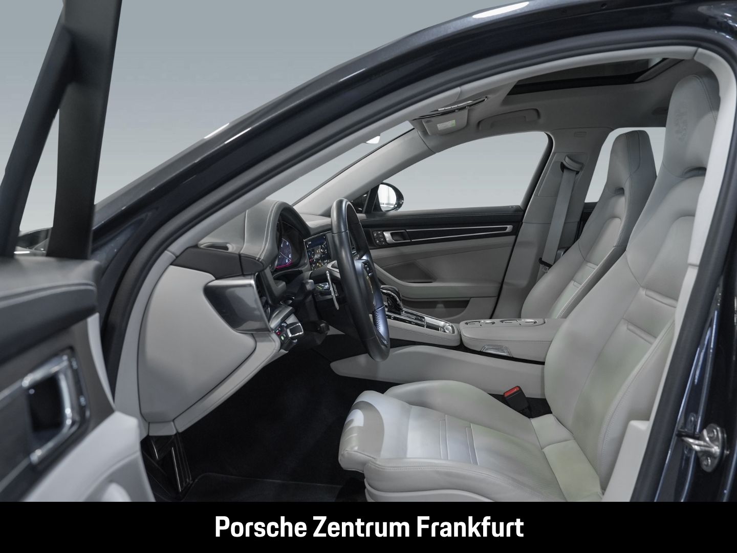 Porsche Panamera 4 E-Hybrid Sport Turismo Platinum Editi