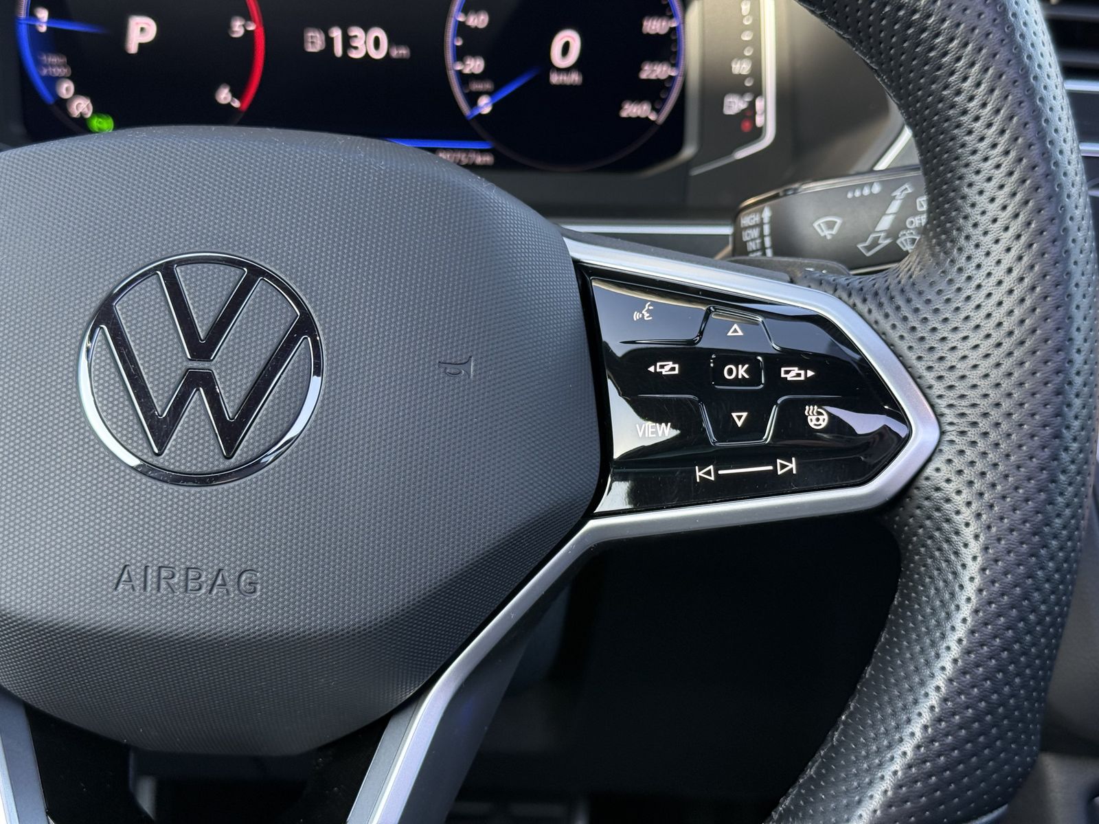 Volkswagen Tiguan R-Line 4-Motion,Pano,AHK,R-Kam,Matrix,ACC