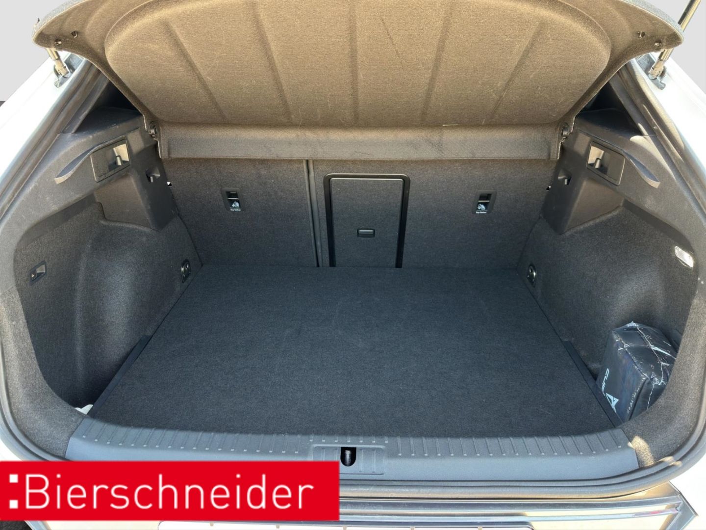 Cupra Formentor 1.4 e-Hybrid DSG VZ AHK RAER VIEW LED