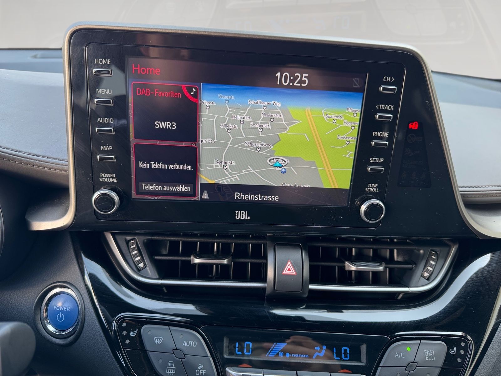 Toyota C-HR 2.0 Hybrid Lounge - Samsaru's Car Outlet
