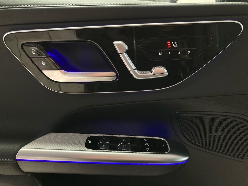 Mercedes-Benz GLC 220 d 4M AMG+Pano+AHK+Memory+Distronic+CarPl