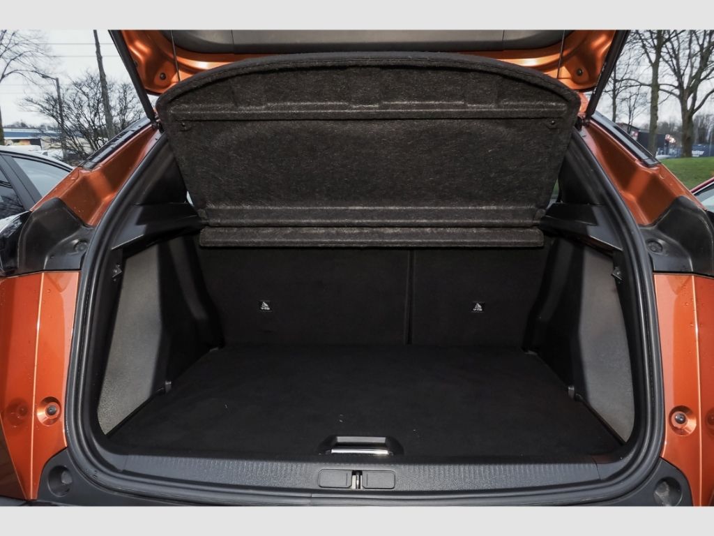 Peugeot e-2008 Active - Samsaru's Car Outlet