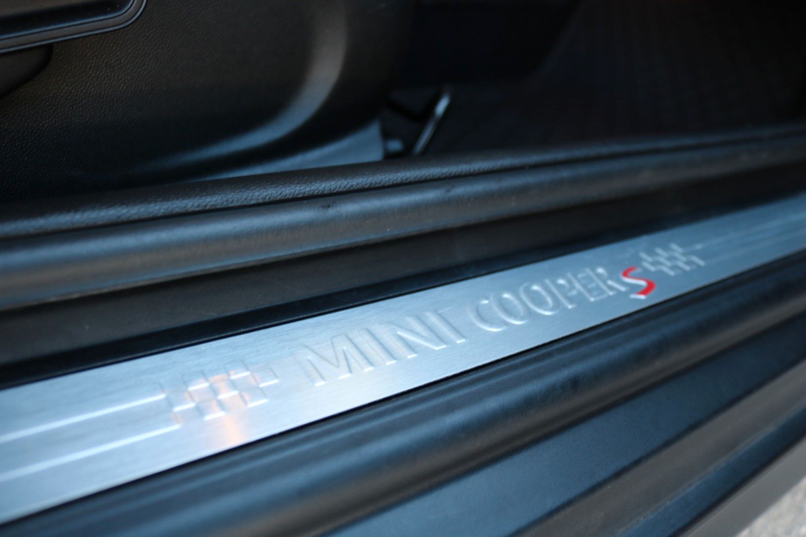 MINI Cooper S Pepper II - Samsaru's Car Outlet