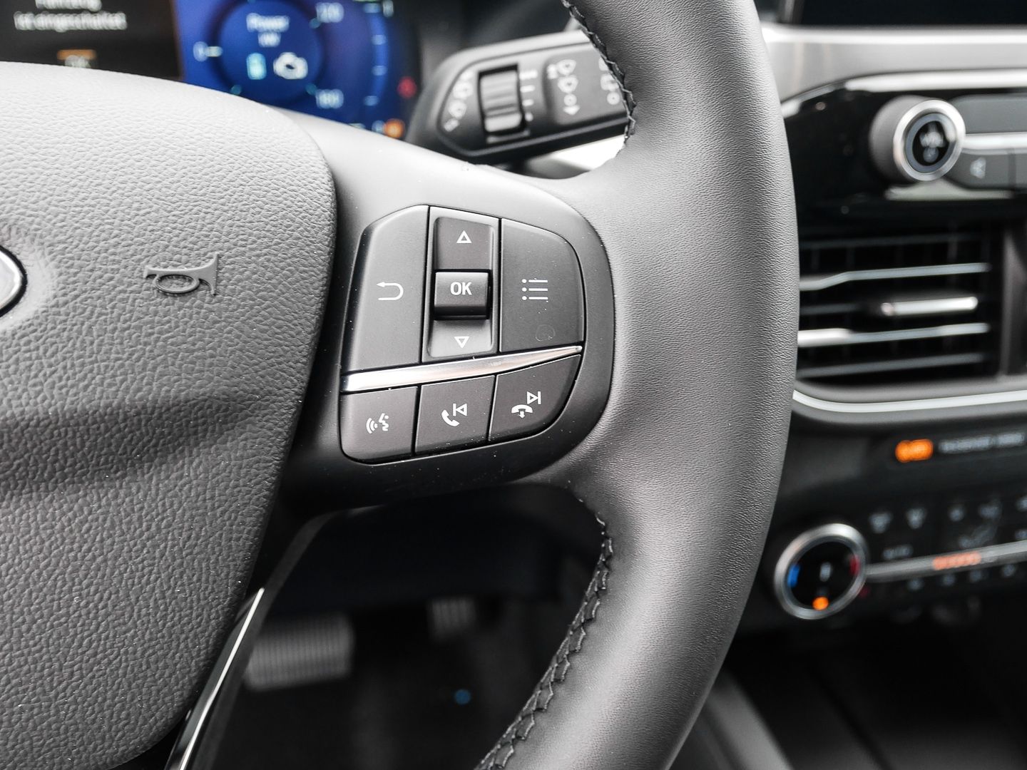 Ford Kuga Hybrid Titanium X FHEV 4x4 - Samsaru's Car Outlet