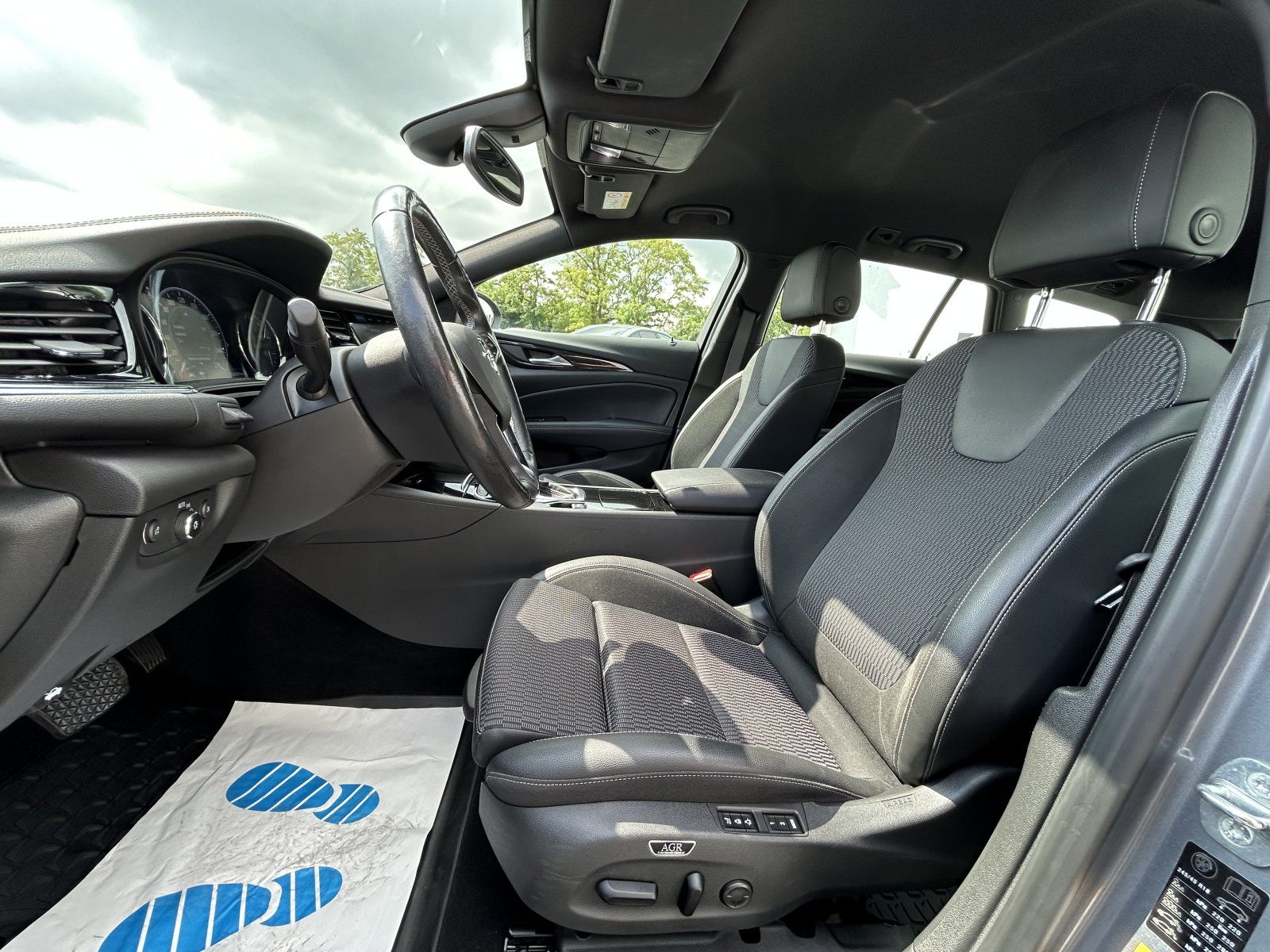 Opel Insignia 2.0 CDTI Business - Samsaru's Car Outlet