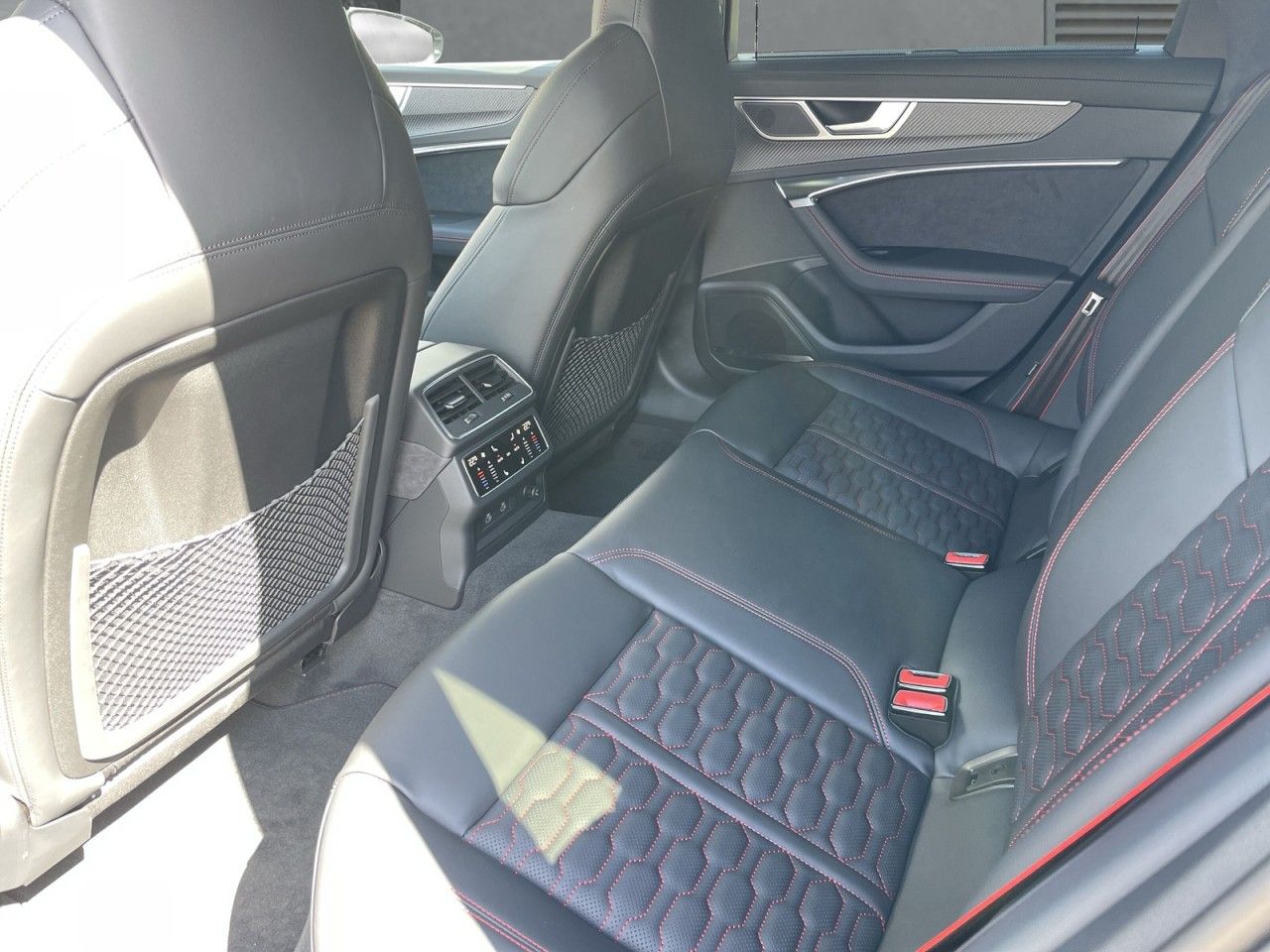 Audi RS 6 Avant 4.0 TFSI RS Automatik Navi+AHK+Pano+L