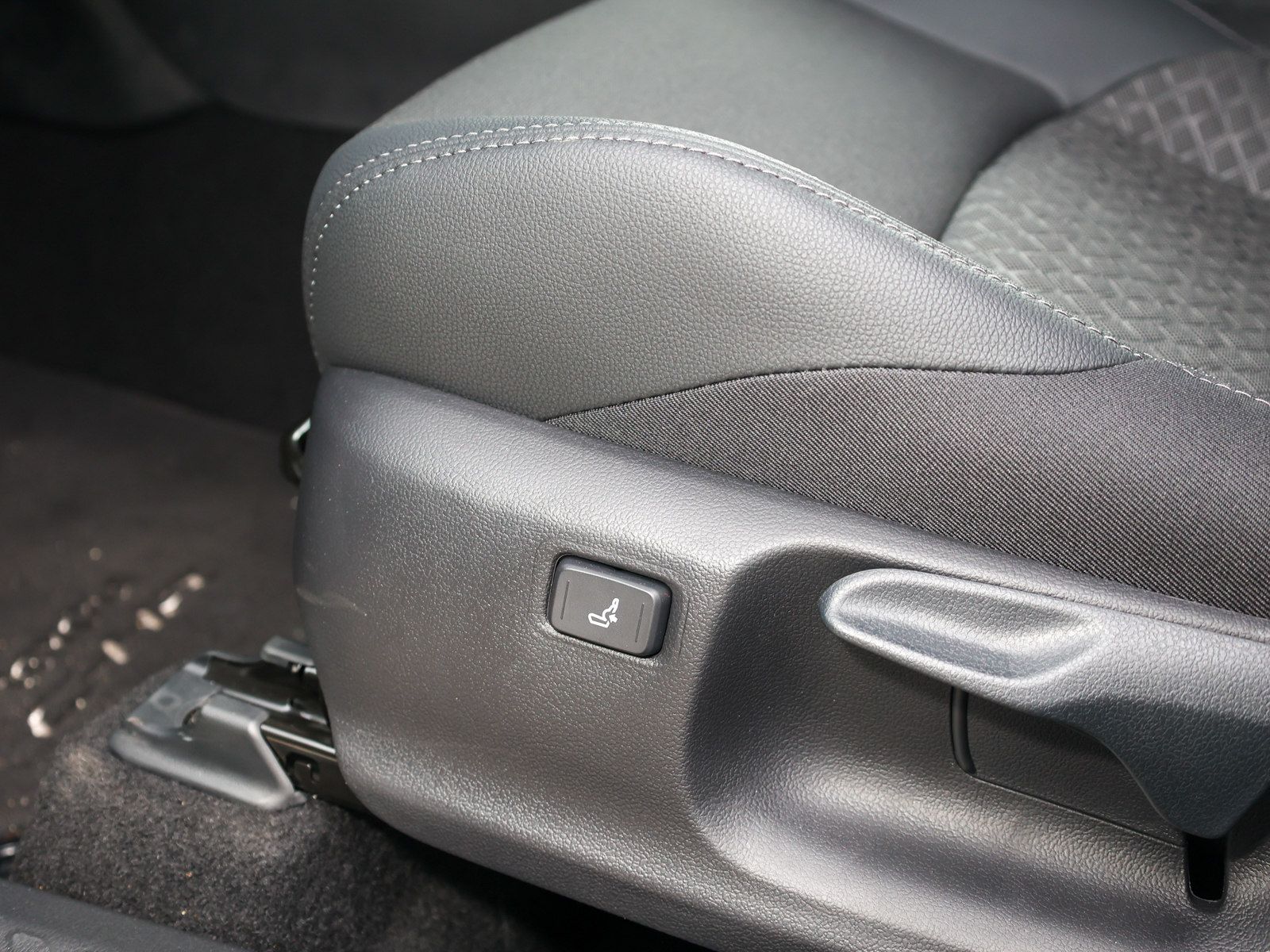 Toyota C-HR 2.0 Hybrid - Samsaru's Car Outlet