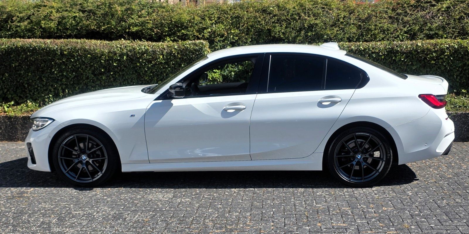 BMW M-SPORTPAKET*XDRIVE*LED*NAVI*LEDER*ACC*RFK*MWST