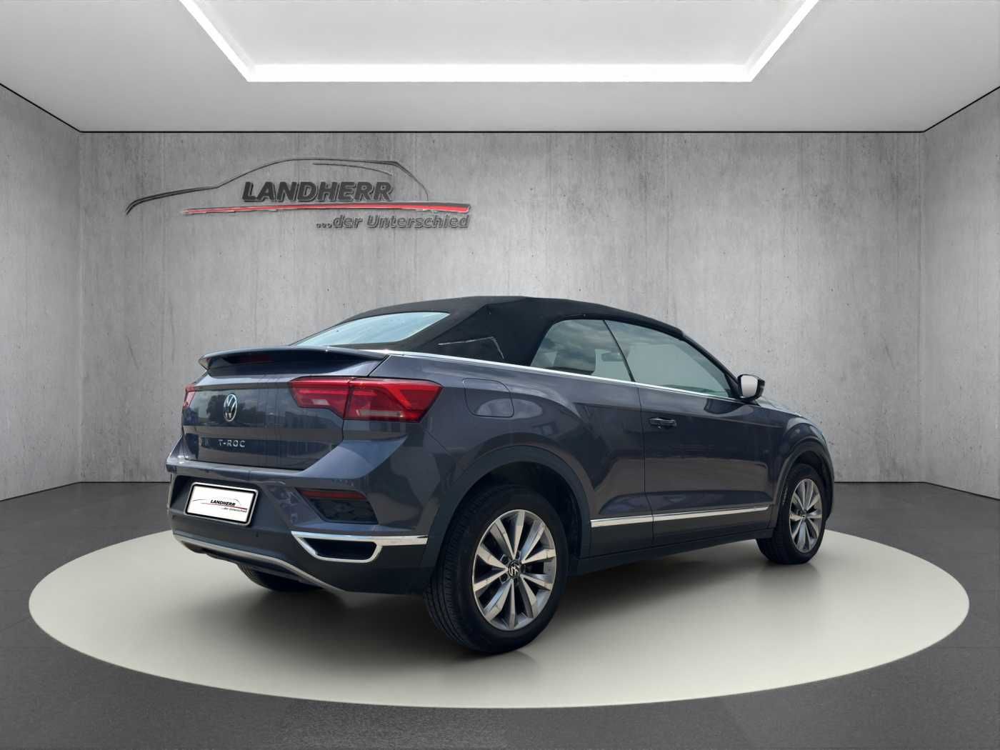Volkswagen T-Roc 1.5 Style - Samsaru's Car Outlet