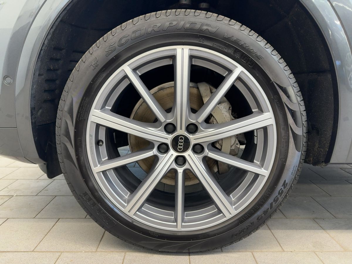 Audi Q5 S line 40 TDI quattro virtual AHK